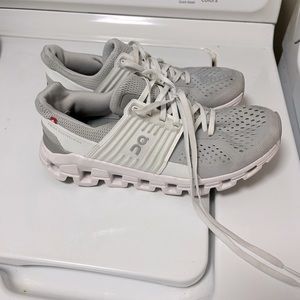On cloud  cloud swift 2 running shoes size 6 womens. White and grey